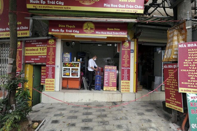 8 quận "vùng cam" ở Hà Nội kinh doanh đìu hiu, bán hàng cầm chừng