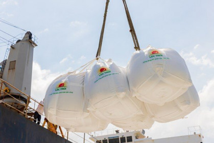 Tập đoàn Lộc Trời xuất khẩu lô hàng hơn 4.000 tấn gạo sang châu Âu