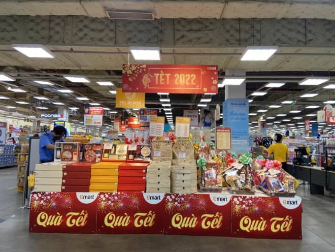 Thị trường quà Tết bắt đầu sôi động, đa dạng về giá