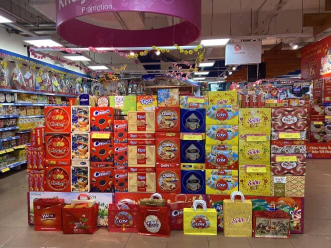 Thị trường quà Tết bắt đầu sôi động, đa dạng về giá