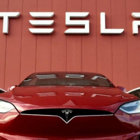 Tesla triệu hồi hàng trăm nghìn xe tại Mỹ và Trung Quốc vì các vấn đề an toàn