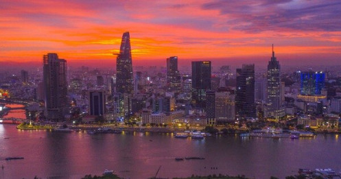 Bức tranh kinh tế Việt Nam 2021: Nhìn lại những gam màu sáng - tối