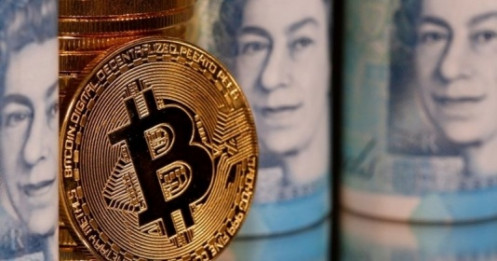 Bitcoin, Ethereum rớt giá trong bối cảnh các nhà đầu tư bối rối vì thiếu sự chắc chắn