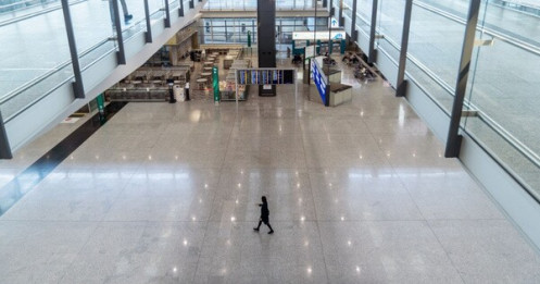 Chống dịch nghiêm ngặt, Hong Kong mất vị trí trung tâm hàng không bận rộn nhất