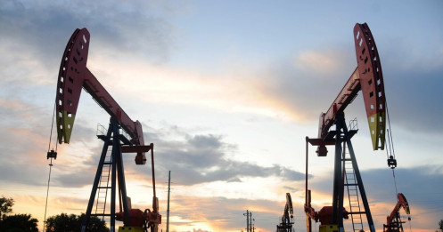 Giá xăng dầu hôm nay 12.1.2022: Dầu thô Mỹ vượt mốc 81 USD/thùng