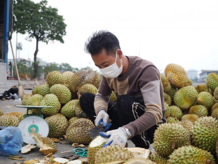 Nông sản giá rẻ như cho trên vỉa hè Hà Nội