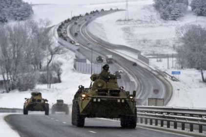 Giữa căng thẳng, Nga chuyển thêm quân tới gần Ukraine