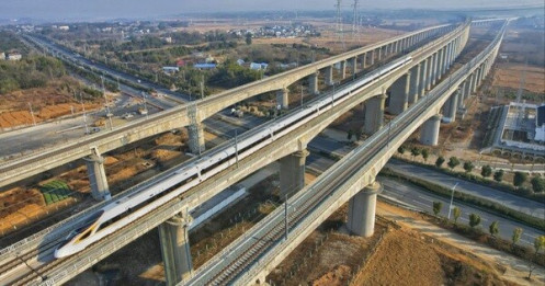 Trung Quốc mở rộng chiều dài đường sắt cao tốc bằng tổng quy mô 5 nước