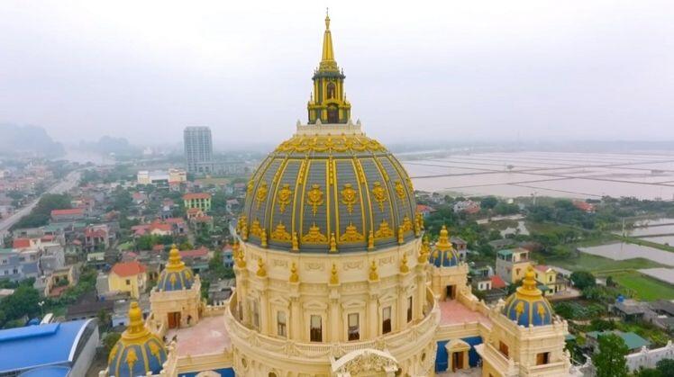 Choáng ngợp tòa lâu đài 1000 tỷ lớn nhất Đông Nam Á của đại gia Ninh Bình