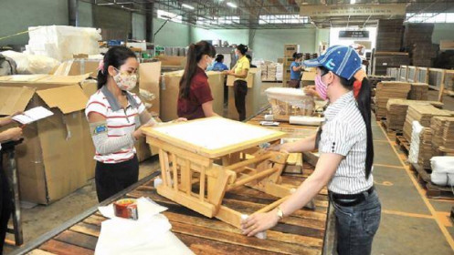 Sản xuất và xuất khẩu đồ gỗ kỳ tích trong gian khó