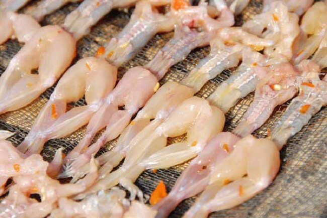 Đặc sản "vũ nữ chân dài” hút khách, giá nửa triệu đồng vẫn "cháy hàng”