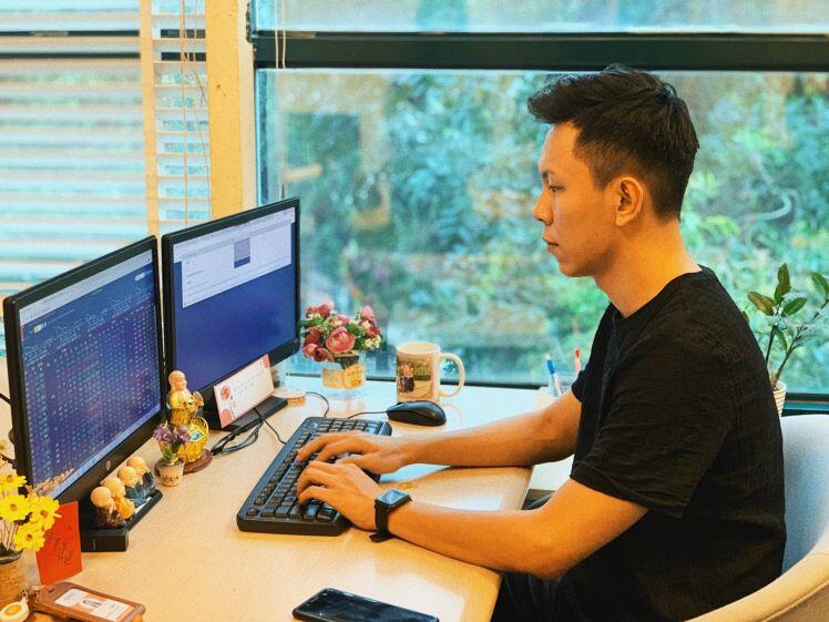 [Câu chuyện của Tiền] Giới trẻ gia nhập "đường đua" chứng khoán