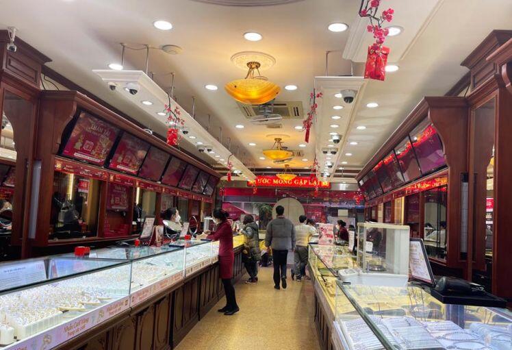 Giá vàng vọt tăng ngay phiên đầu năm mới Nhâm Dần