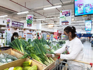 TPHCM: Hàng hóa siêu thị dồi dào, sức mua chưa cao
