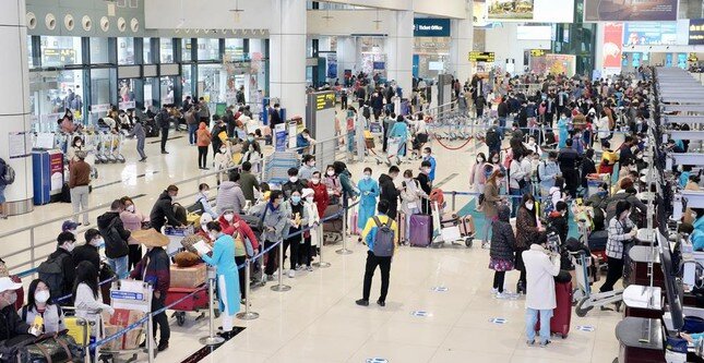 Hành khách qua sân bay Nội Bài cao nhất sau 2 năm