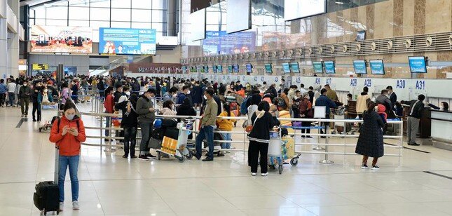 Hành khách qua sân bay Nội Bài cao nhất sau 2 năm