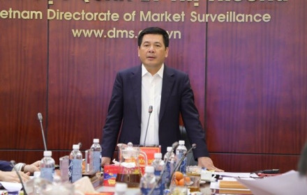 Bộ trưởng Nguyễn Hồng Diên: Kiên quyết rút giấy phép doanh nghiệp găm hàng xăng dầu