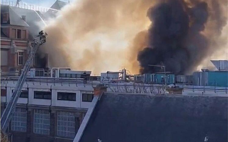 Nhà máy in tiền của Pháp bốc cháy ngùn ngụt