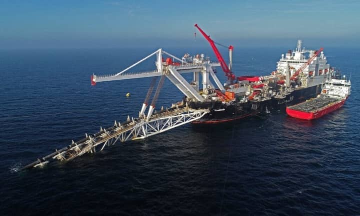 Tại sao căng thẳng Nga-Ukraine đẩy giá dầu lên gần 100 USD/thùng?