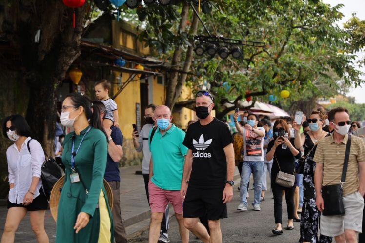 Hành khách nhập cảnh vào Việt Nam tăng mạnh