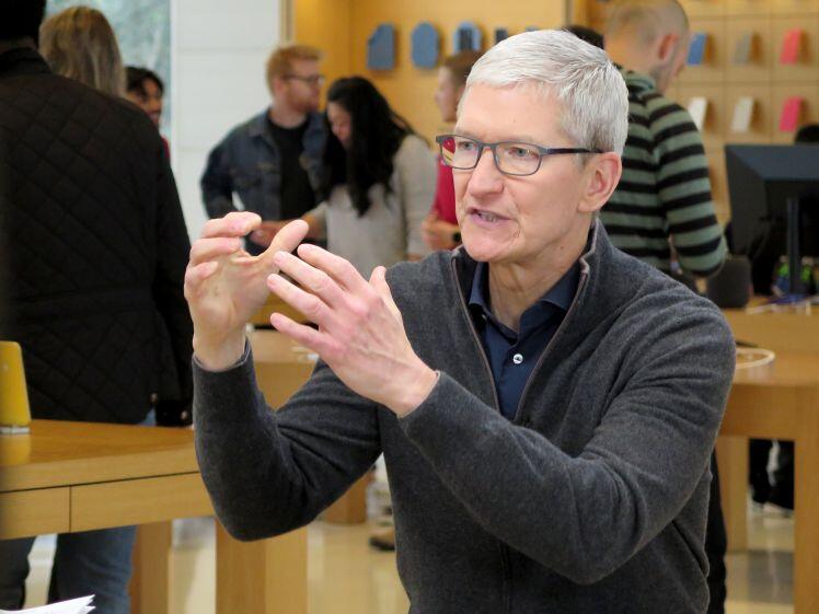 Cổ đông "nổi dậy" vì Giám đốc Apple nhận đến 99 triệu USD lương thưởng