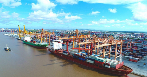 Giá cước vận tải tăng giúp các doanh nghiệp vận tải biển lãi lớn