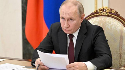 Ông Putin cam kết tiếp tục bơm khí đốt dù Nga bị siết trừng phạt