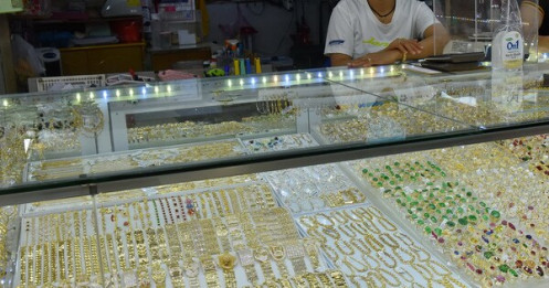 Giá vàng hôm nay 23-2: Tăng rồi bất ngờ giảm mạnh