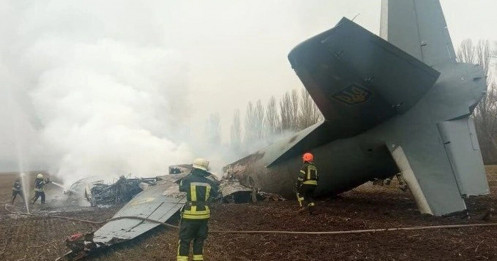 Ukraine xác nhận máy bay quân sự chở 14 người bị bắn rơi