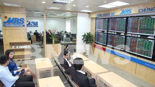 Cuộc đua tăng vốn của doanh nghiệp chứng khoán thêm nhiệt