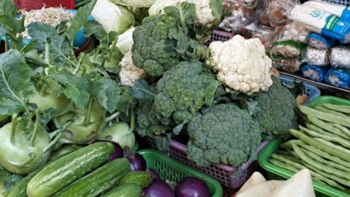 Giá rau xanh tại thị trường Hà Nội tăng mạnh từ 2-3 lần