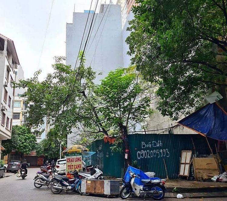 Bỏ cọc loạt lô đất đấu giá ở quận trung tâm Hà Nội