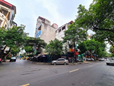 Bỏ cọc loạt lô đất đấu giá ở quận trung tâm Hà Nội