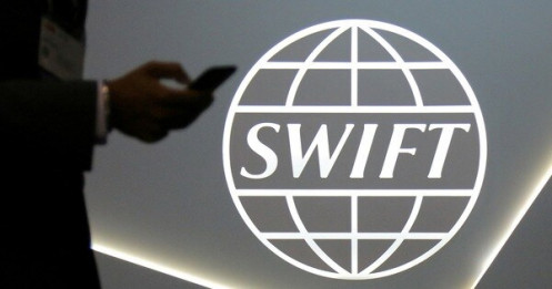 Nga bị loại khỏi hệ thống thanh toán quốc tế SWIFT gây ảnh hưởng ra sao?
