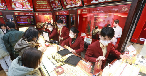 Giữ vàng từ đầu năm 2022 lãi bao nhiêu?