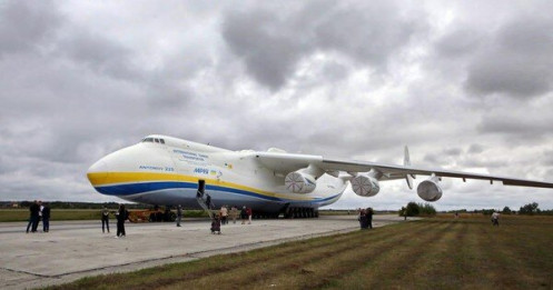 Ngoại trưởng Ukraine: Máy bay lớn nhất thế giới đã bị phá hủy