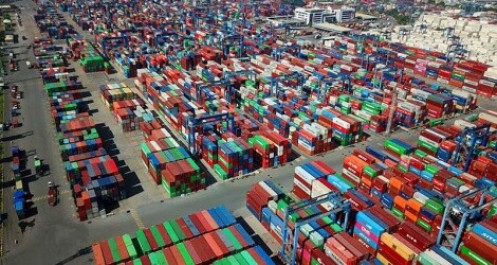 Xuất khẩu ước đạt 53,79 tỷ USD, nhập siêu quay trở lại
