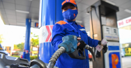 Giá xăng dầu ngày mai lại tăng dù đã ở ngưỡng kỷ lục?