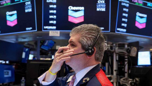 Chứng khoán Mỹ bật tăng gần 2%, bất chấp giá dầu lập đỉnh 11 năm