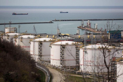 Hoạt động thương mại với sản phẩm dầu từ Nga bị gián đoạn