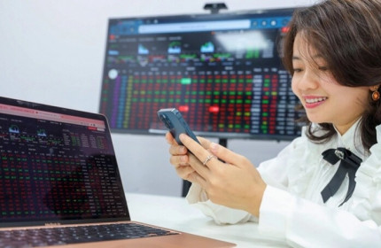 VN-Index tái chinh phục mốc 1.500 điểm, cổ phiếu thép, than và vận tải thủy 'dậy sóng'