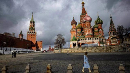 Giữa “bão” trừng phạt và nguy cơ vỡ nợ, Nga liên tiếp bị hạ xếp hạng tín nhiệm