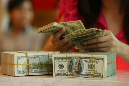 Việt Nam nhập siêu 1,96 tỉ USD trong tháng 2
