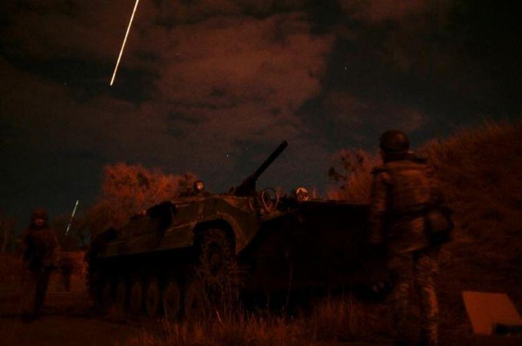 Các nước phương Tây đang vận chuyển vũ khí vào Ukraine như thế nào?