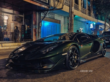 "Chạm mặt" siêu phẩm Lamborghini Aventador SVJ màu xanh lá Verde Ermes "độc nhất" Việt Nam