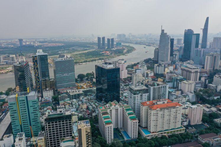 Đánh thuế bất động sản - người hối thúc kẻ giằng co