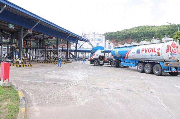 Giá xăng dầu chốt tuần ở mức đỉnh của 9 năm