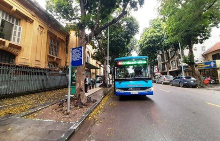 Hà Nội chọn nhà thầu cung cấp dịch vụ xe buýt cho 5 tuyến