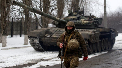 Xung đột Nga-Ukraine: Moscow cảnh báo "biến đoàn xe chở vũ khí phương Tây cho Kiev thành mục tiêu chính đáng"