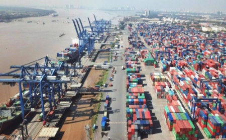Thu phí cảng biển TP HCM: Cần nhưng chưa đúng lúc